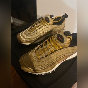 Metallic Gold / Varsity Red Nike Air Max 97